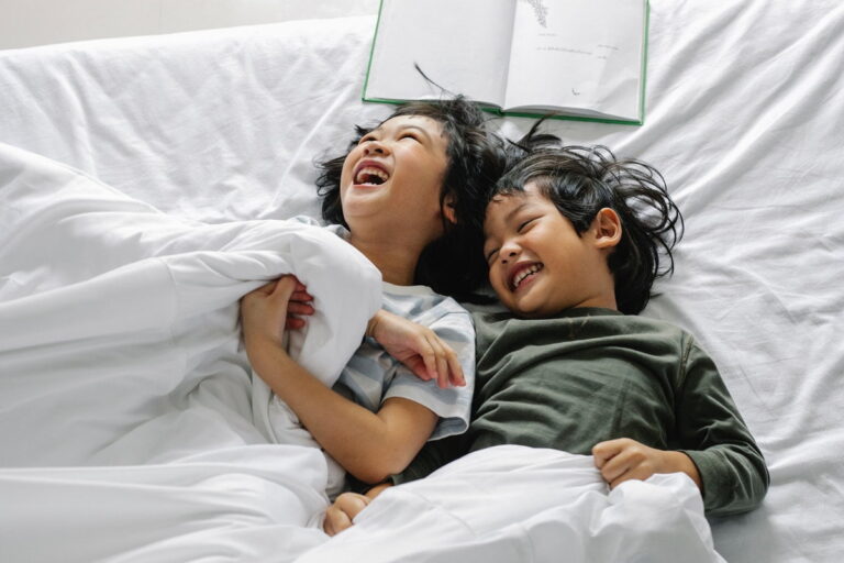 لماذا يبلل الأطفال السرير: نصائح لإيقافه!